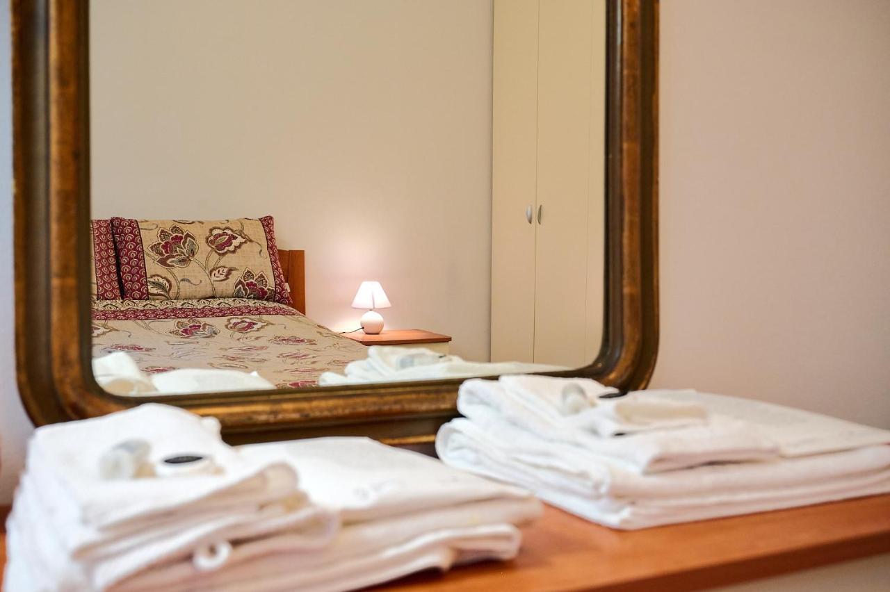 Xenia Apartments - Elegant Flat In The Center Of Milaan Buitenkant foto